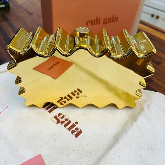 NEW - Cult Gaia Metallic Gold Paloma Wavy Clutch - Picture 4 of 16